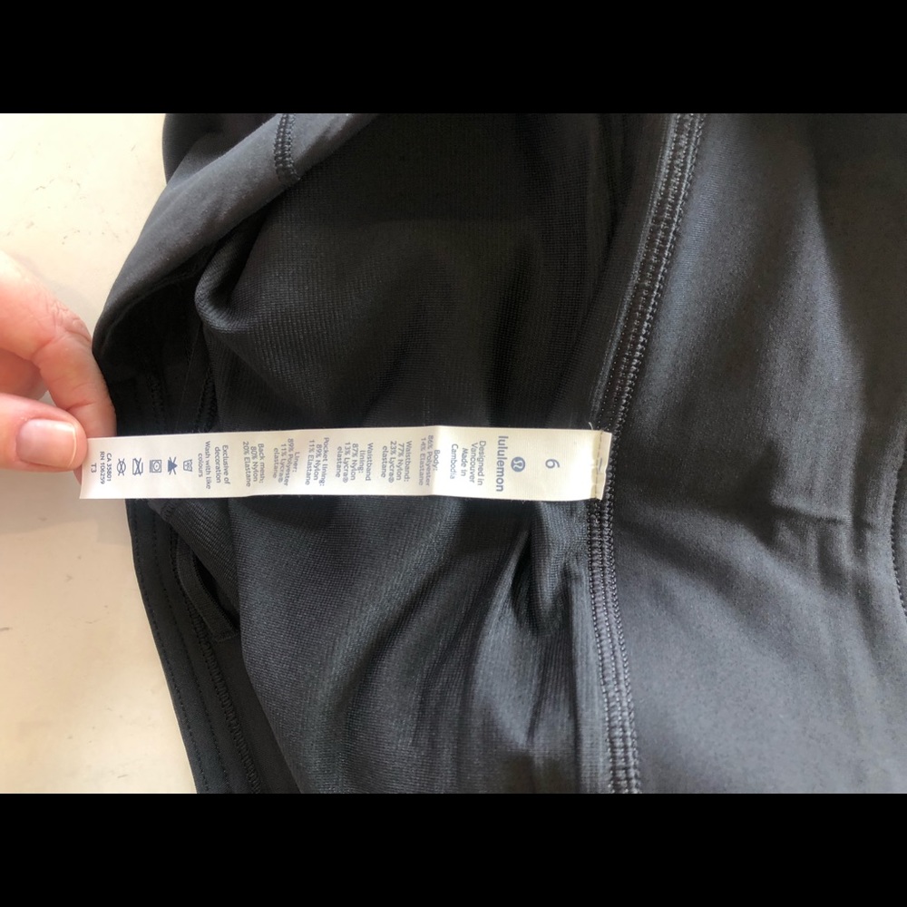 LULULEMON SPEED UP SHORT *SE AWAKEN SIZE 6 (AU 10) - Picture 4 of 8